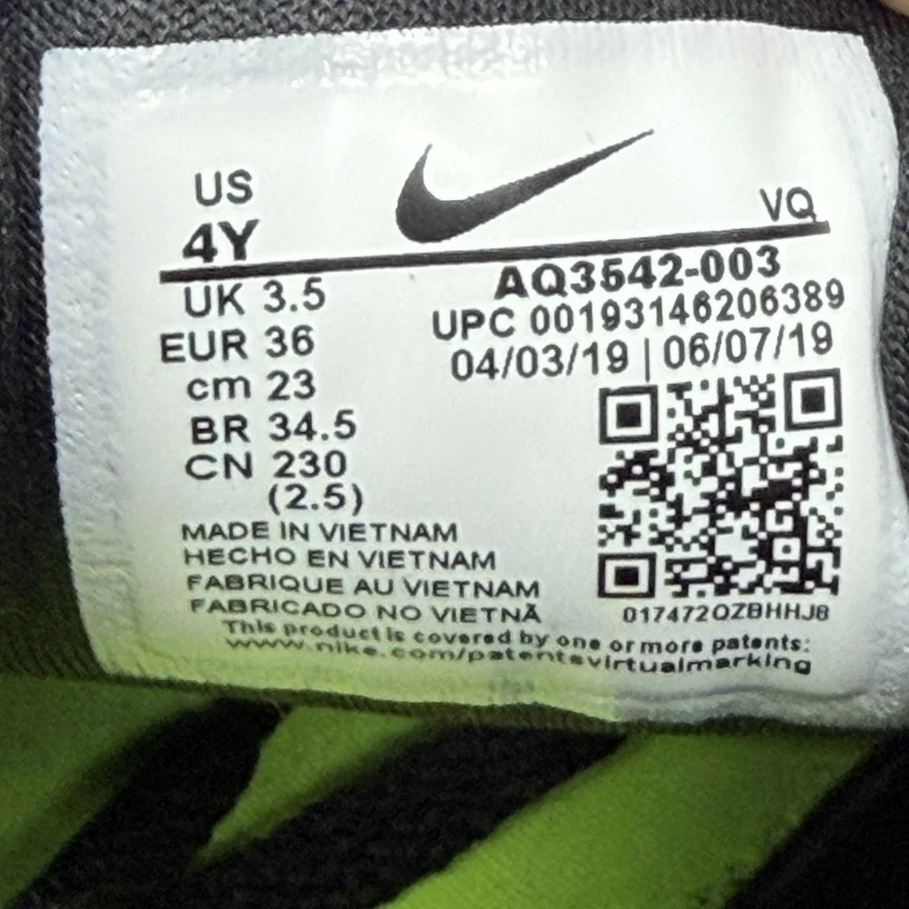 Nike Star Runner 2 GS Triple‎ Black Kids Size 4y AQ3542-003